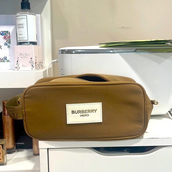 Burberry Other - Burberry Men’s travel bag⭐️⭐️⭐️⭐️⭐️can be unisex New without box